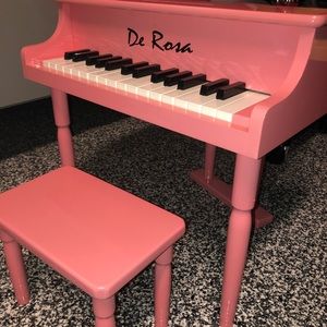 A mini piano for toddlers to play on